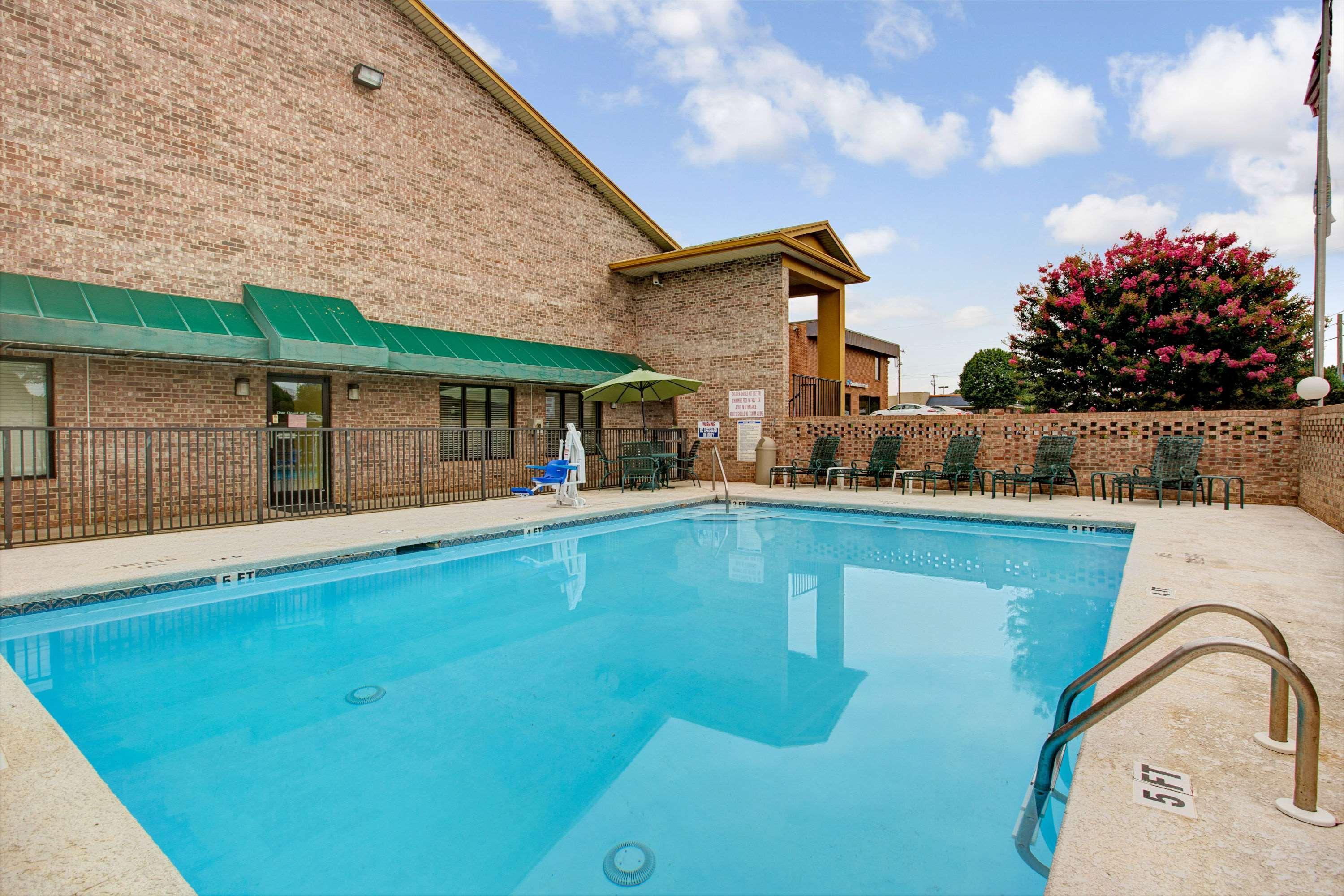Days Inn Conover/Hickory Екстер'єр фото