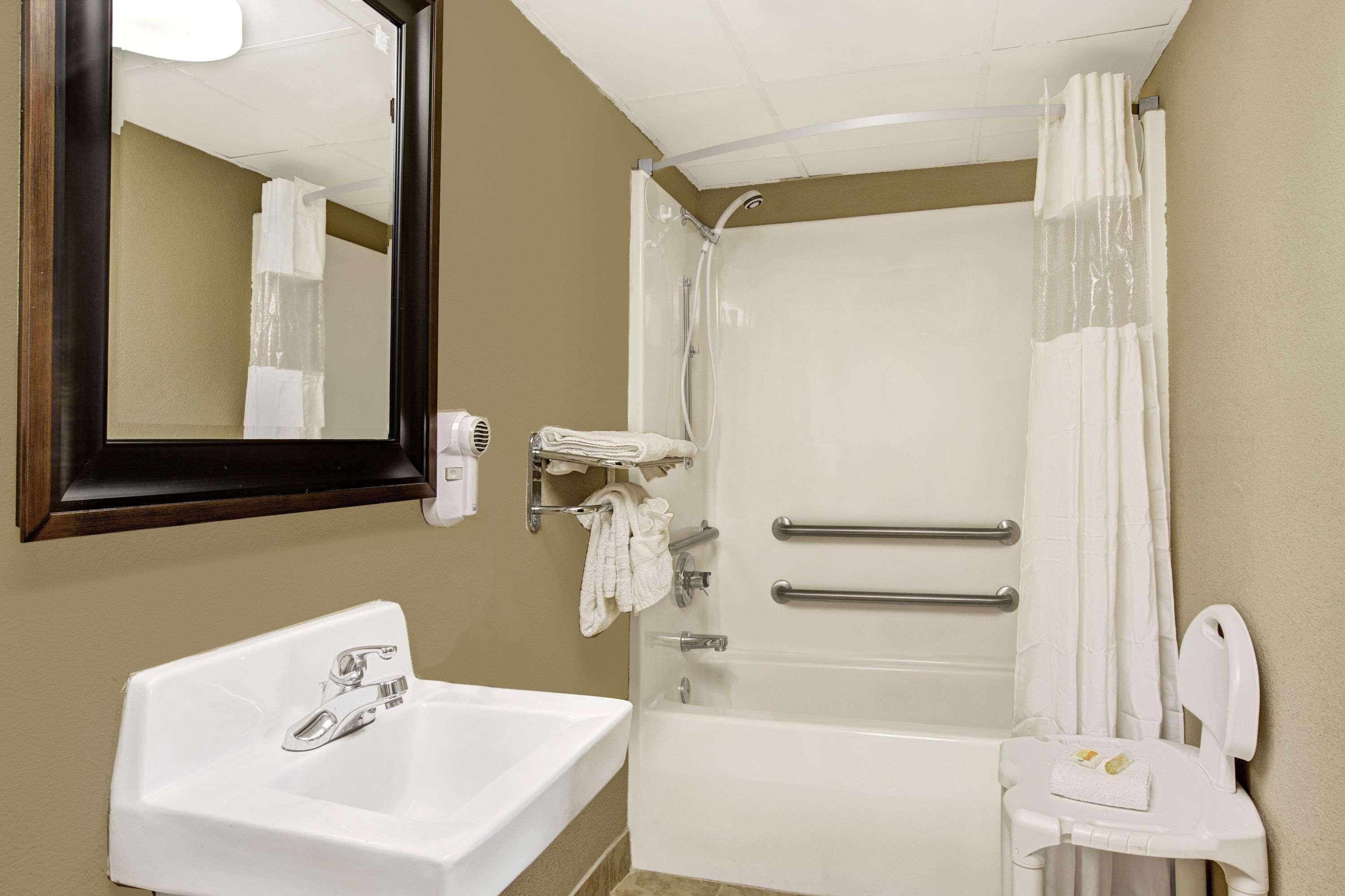 Days Inn Conover/Hickory Екстер'єр фото