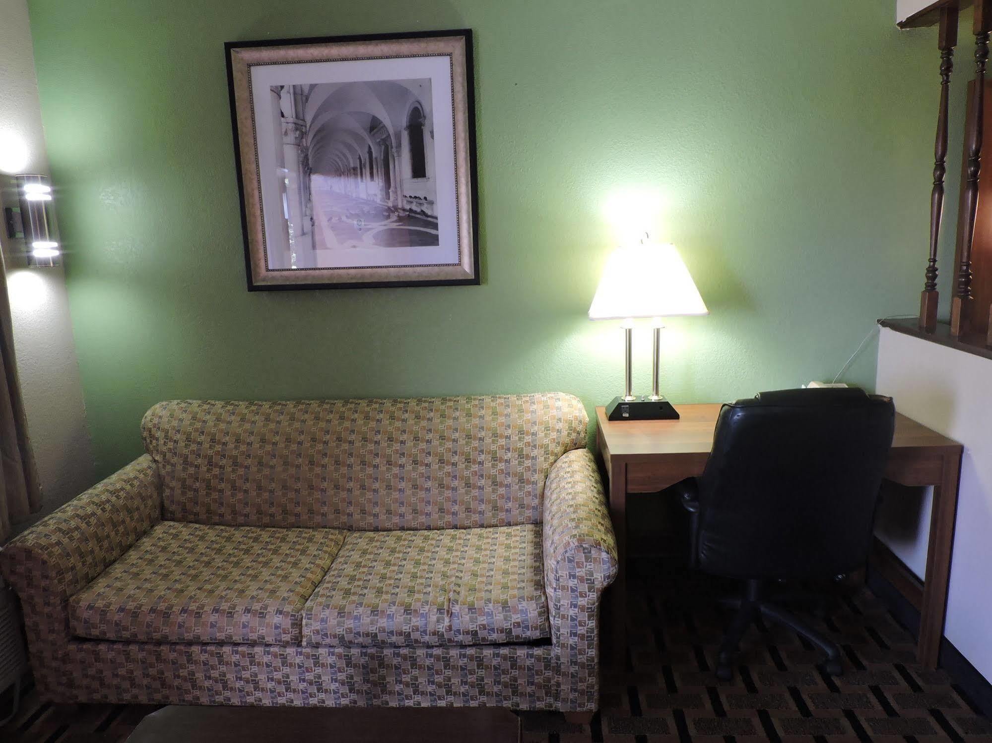 Days Inn Conover/Hickory Екстер'єр фото
