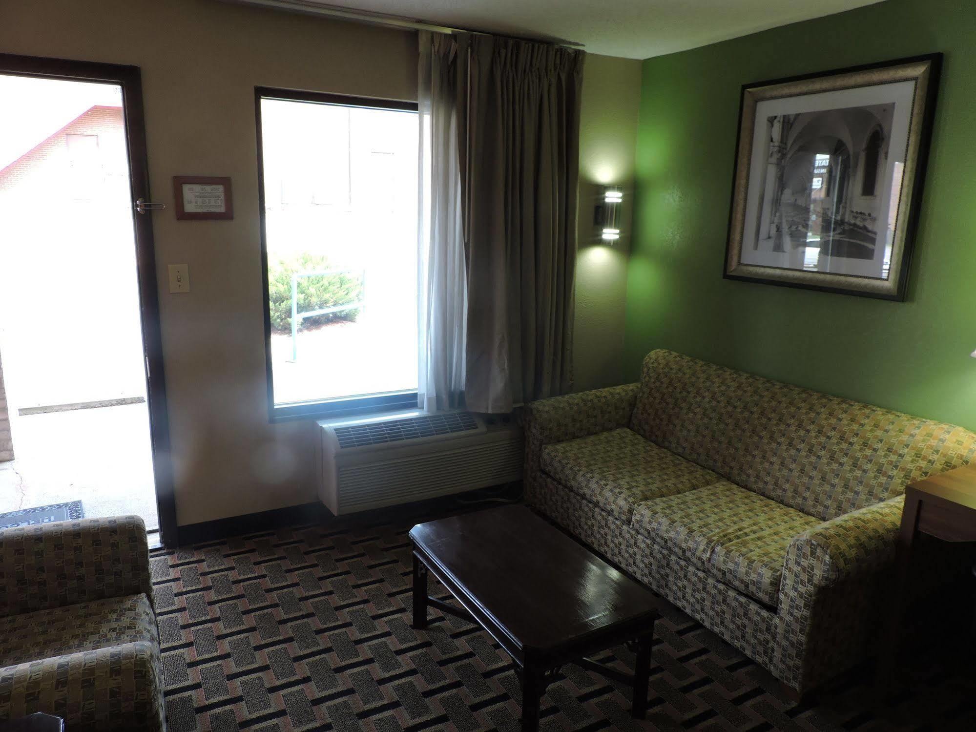Days Inn Conover/Hickory Екстер'єр фото