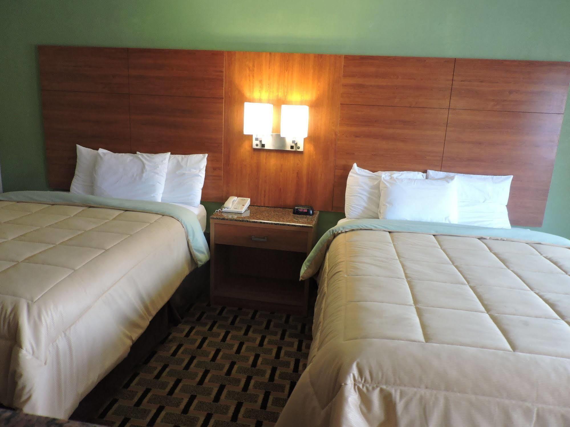 Days Inn Conover/Hickory Екстер'єр фото