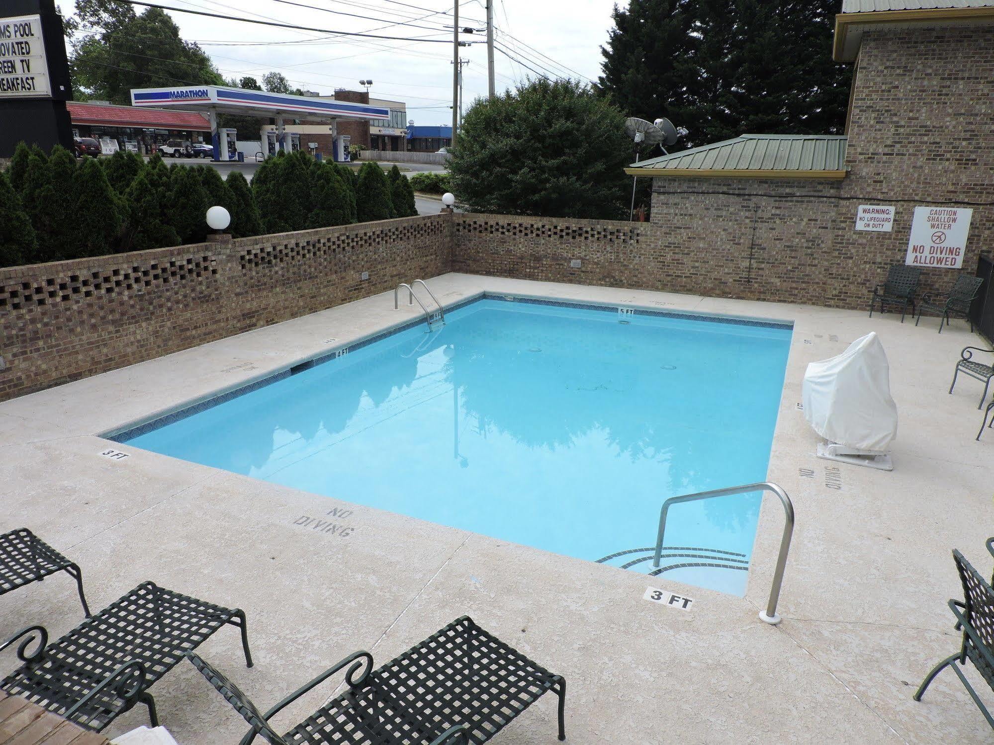 Days Inn Conover/Hickory Екстер'єр фото